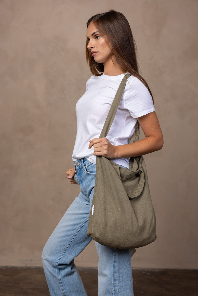 韓国商品/LETERIE LETERIE BUCKLE REVERSIBLE SHOULDER BAG MUSINSA | LETERIE BUCKLE REVERSIBLE SHOULDER BAG_3COLOR